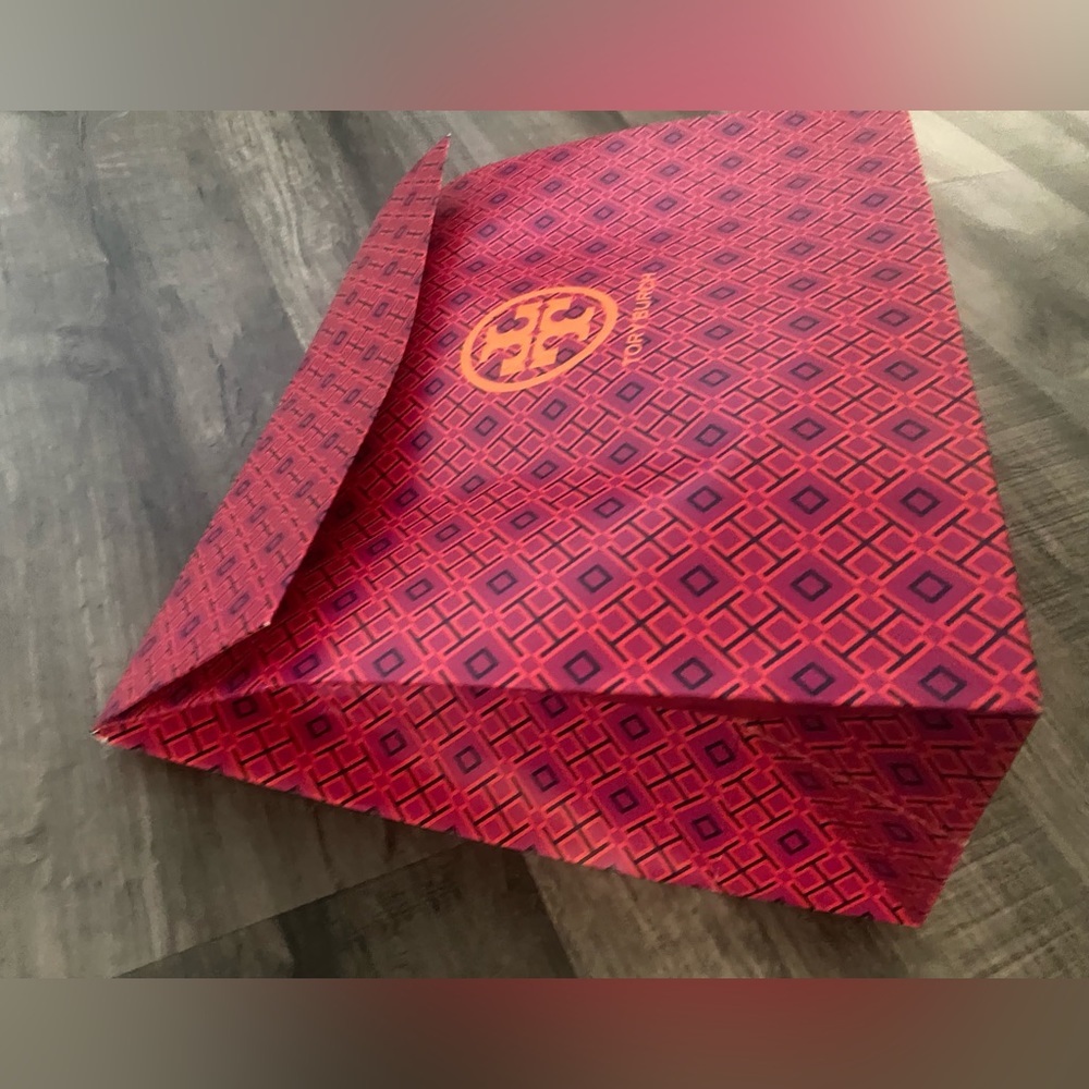New Tory Burch Gift Package Bag - Picture 3 of 4